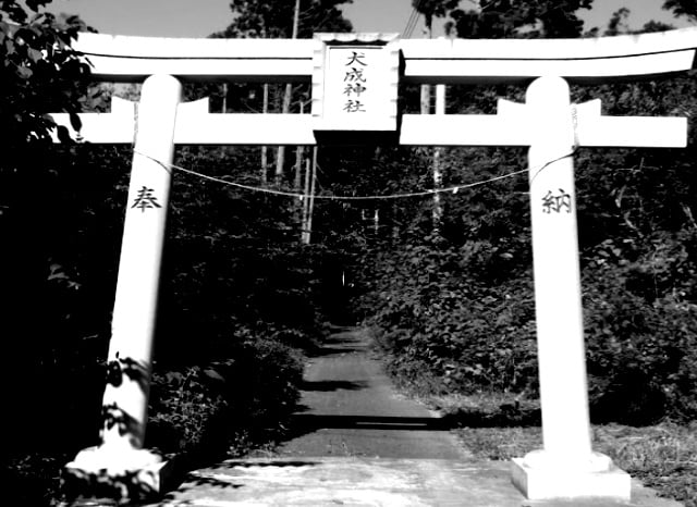 犬成神社の外観