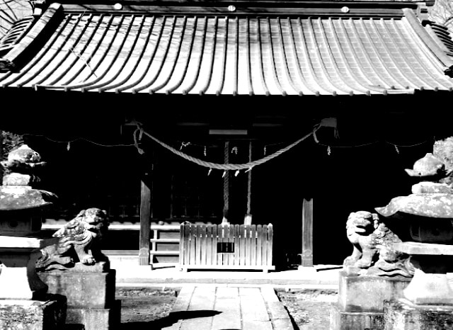 精忠神社の外観