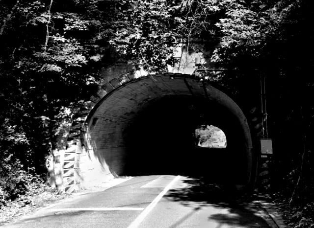 石岳隧道の外観