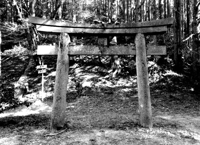 筒城神社跡の鳥居