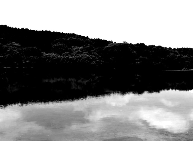 八面山大池の外観