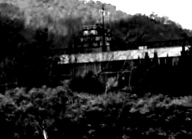 岡山県の山奥にある廃墟の外観
