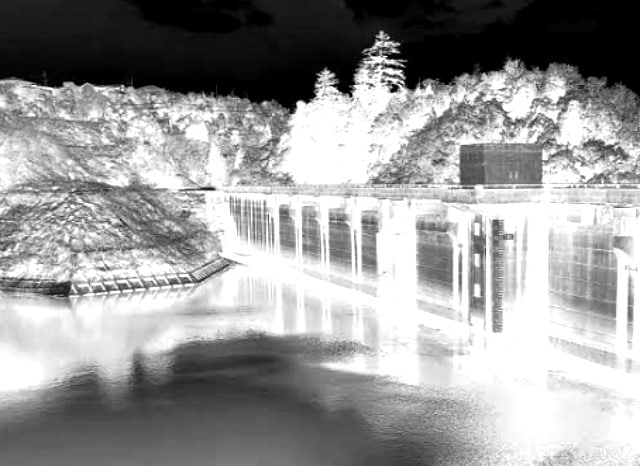 梶毛ダムの外観