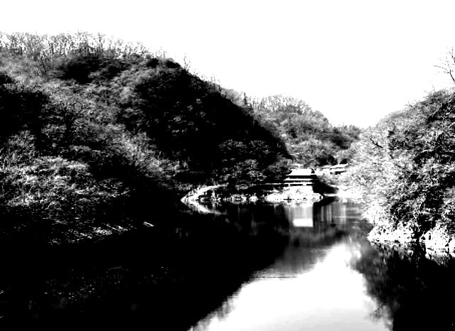 神龍湖の外観