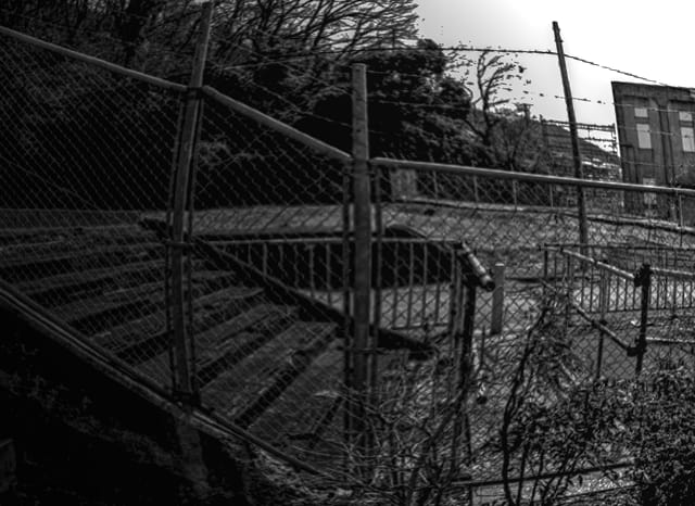 孔舎衛坂駅の階段