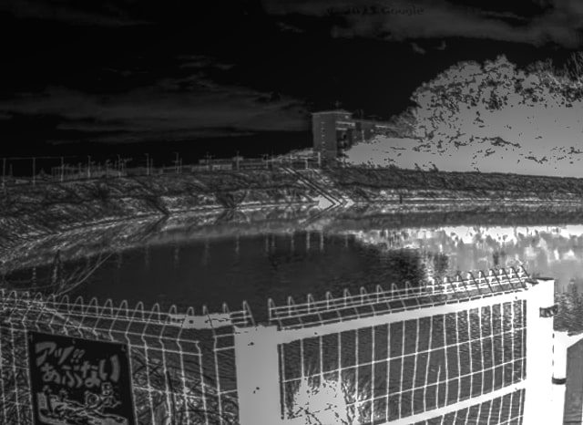 崩池（首吊り池）の外観