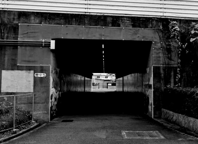 豊中5ガード下（江坂トンネル）の外観