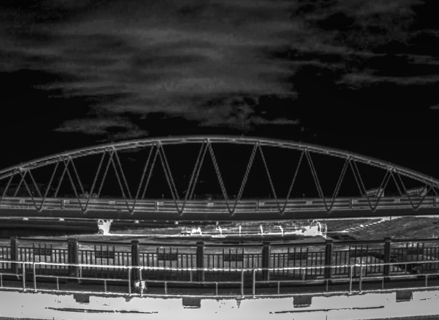 十三大橋の外観