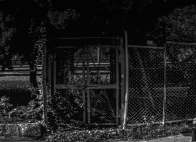 扇町公園にある開かずの祠