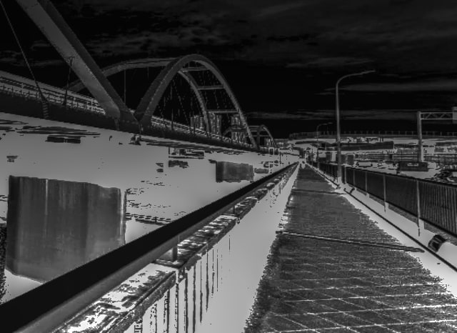 鳥飼大橋の外観