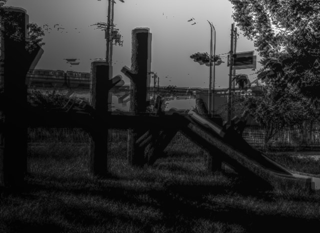 元茨木川緑地（高浜町）の擬木滑り台