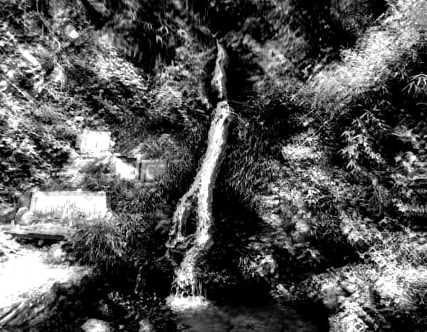 水無瀬の滝の外観