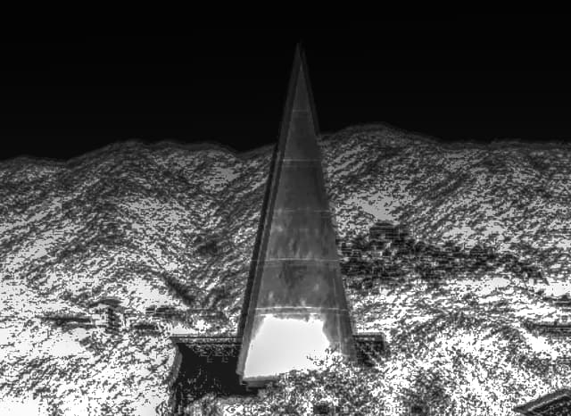 若人の広場の外観